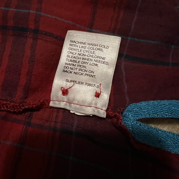 ST. JOHN’S BAY Women’s Red/Blue Plaid Flannel - Picture 8 of 8